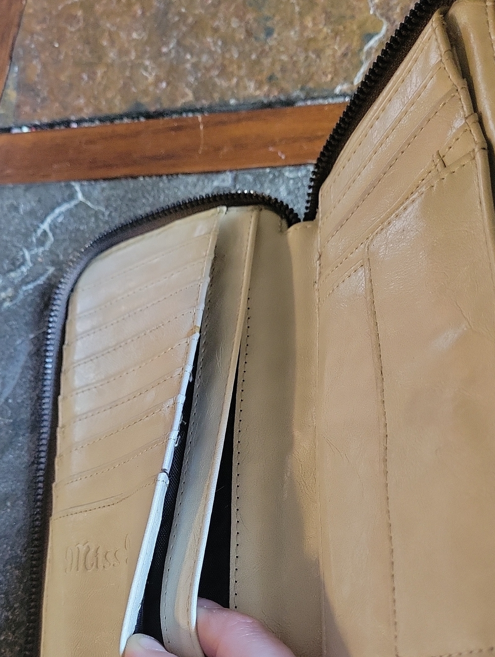 Miss Me Wallet - Picture 5 of 7
